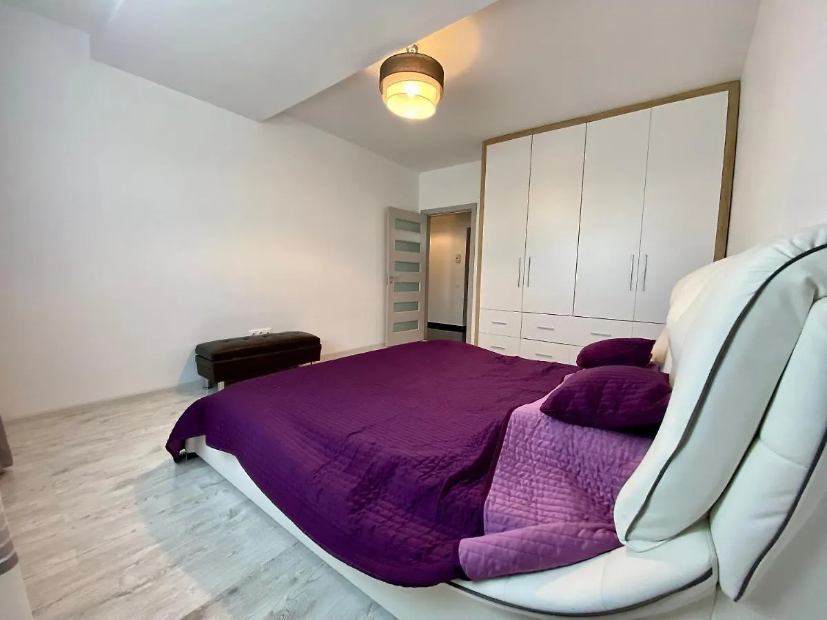 Apartment Titan Pallady Бухарест 0*,